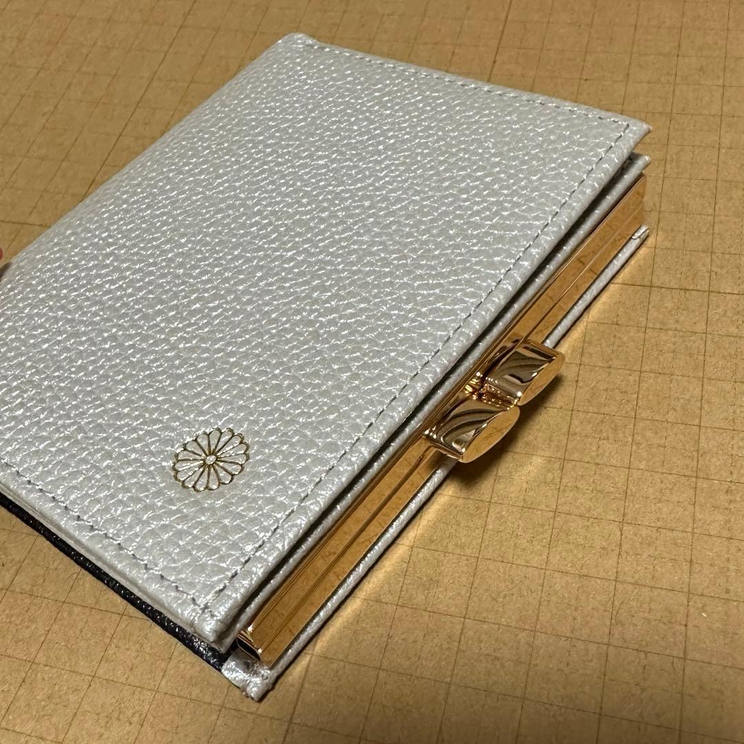 新品未使用】シルバー 皇居 財布 がま口 本革 - メルカリ