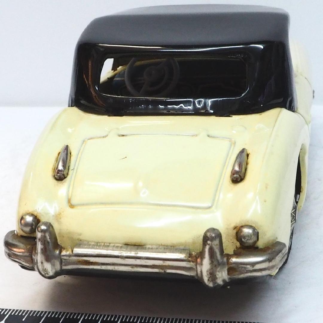 萬代屋【オースチン ヒーレー100SXクーペ白ソフトトップ】ブリキ tin 箱無