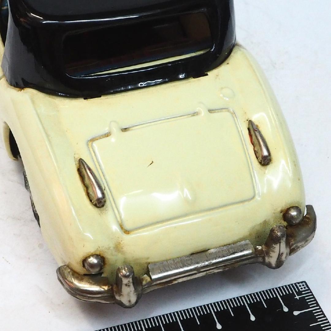 萬代屋【オースチン ヒーレー100SXクーペ白ソフトトップ】ブリキ tin 箱無