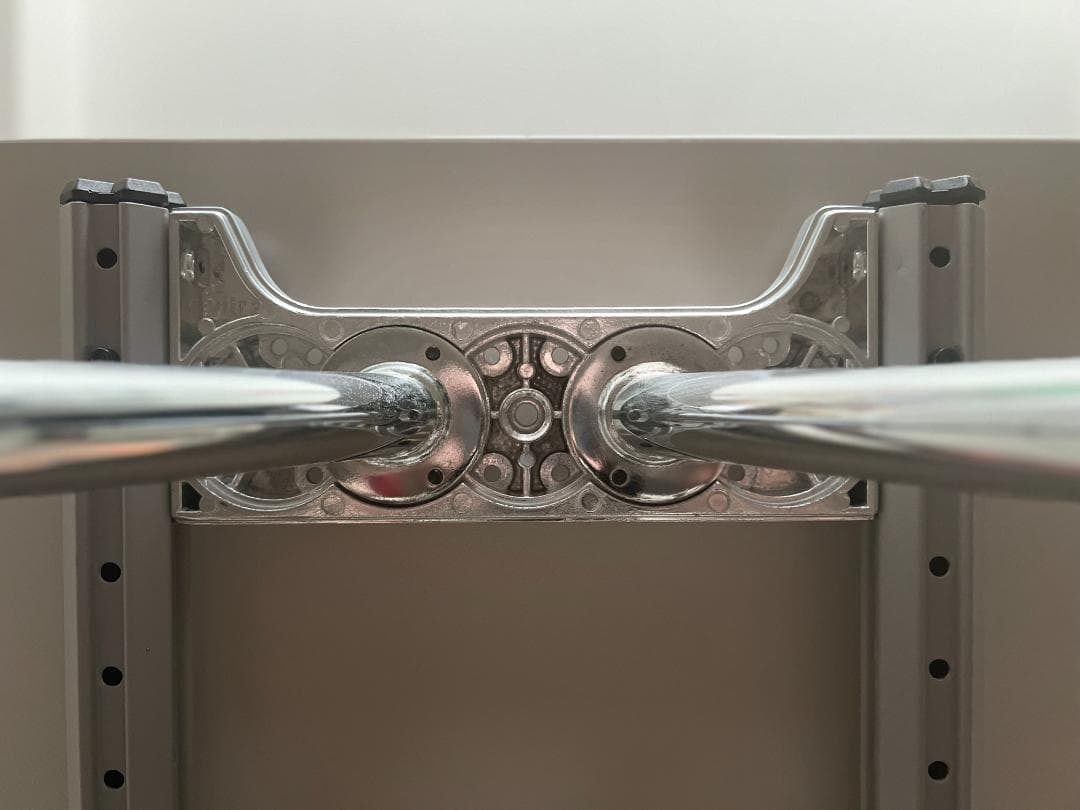 アントニオ・チッテリオによるヴィトラ「アドホック」テーブル