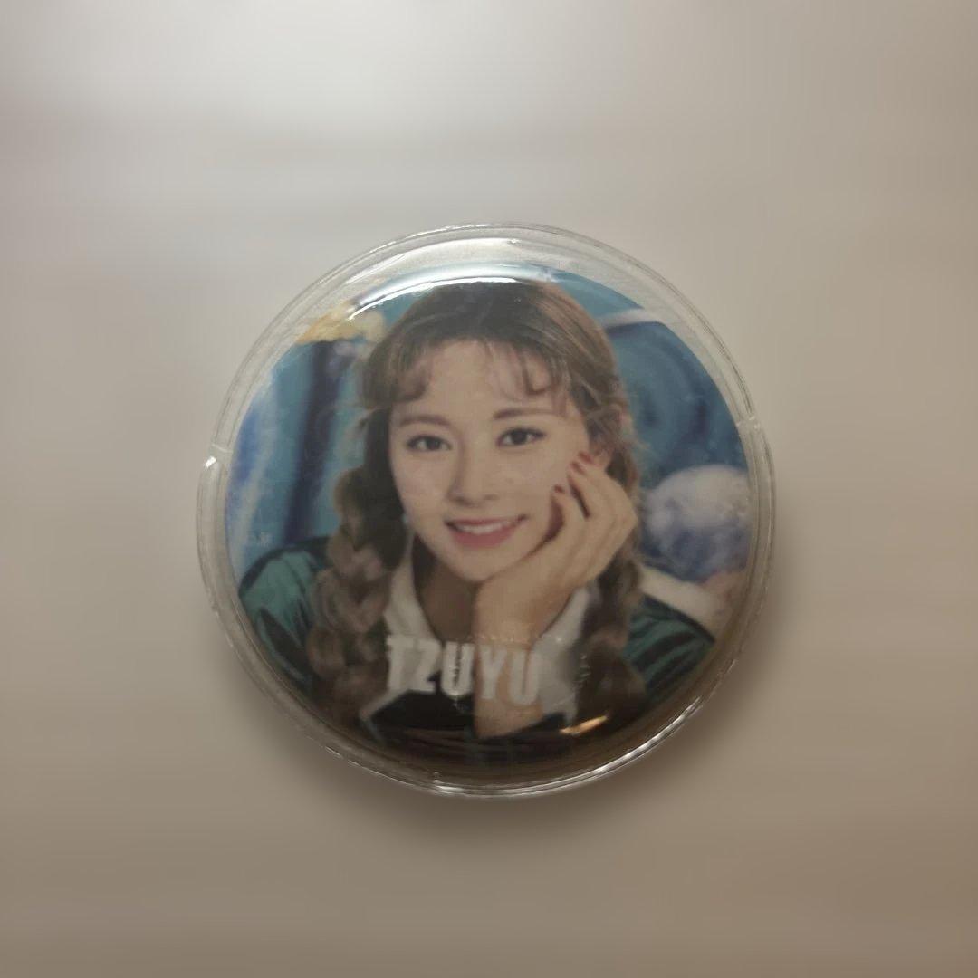 twice ツウィ 缶バッジ - メルカリ