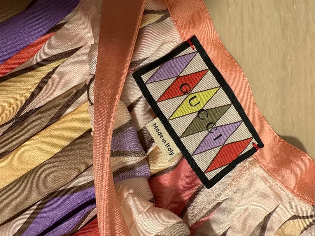 ゆ*ん様 GUCCI イタリア製　シルク プリーツスカート