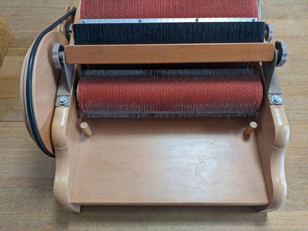 アシュフォード　ワイドドラムカーダー（木製、手廻し、2段階スピード調整）