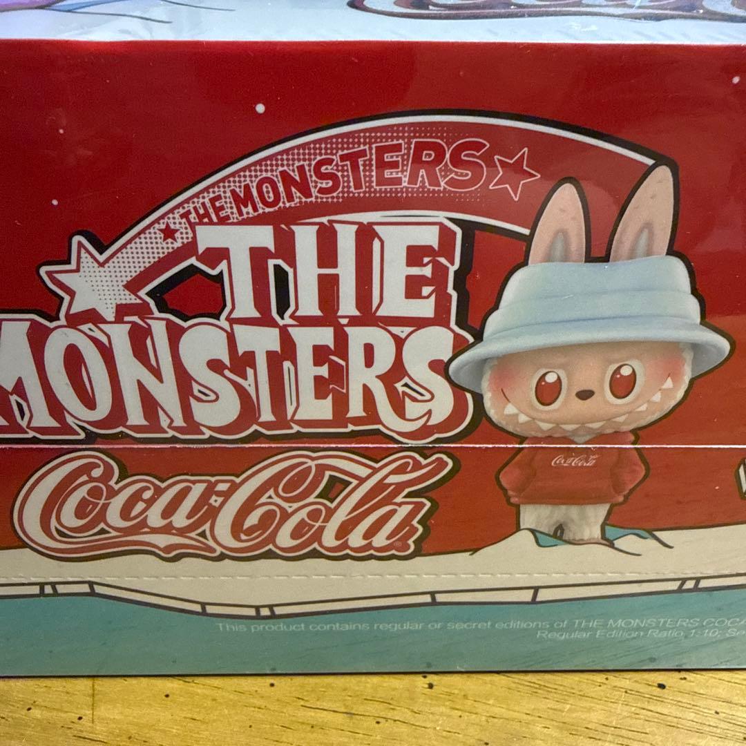 the monsters coca cola ラブブ フィギュア