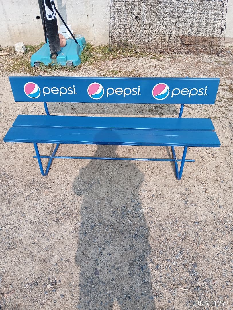 Pepsiロゴ入り青い金属ベンチ ペプシ コーラ - メルカリ