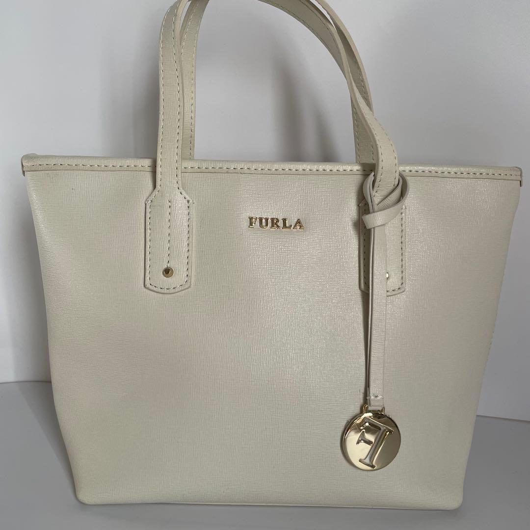 未使用保管品✨　FURLA ショルダーバッグ　2way 白　レザー