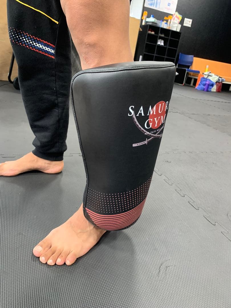 カーフキックミット 左右利用できます - メルカリ