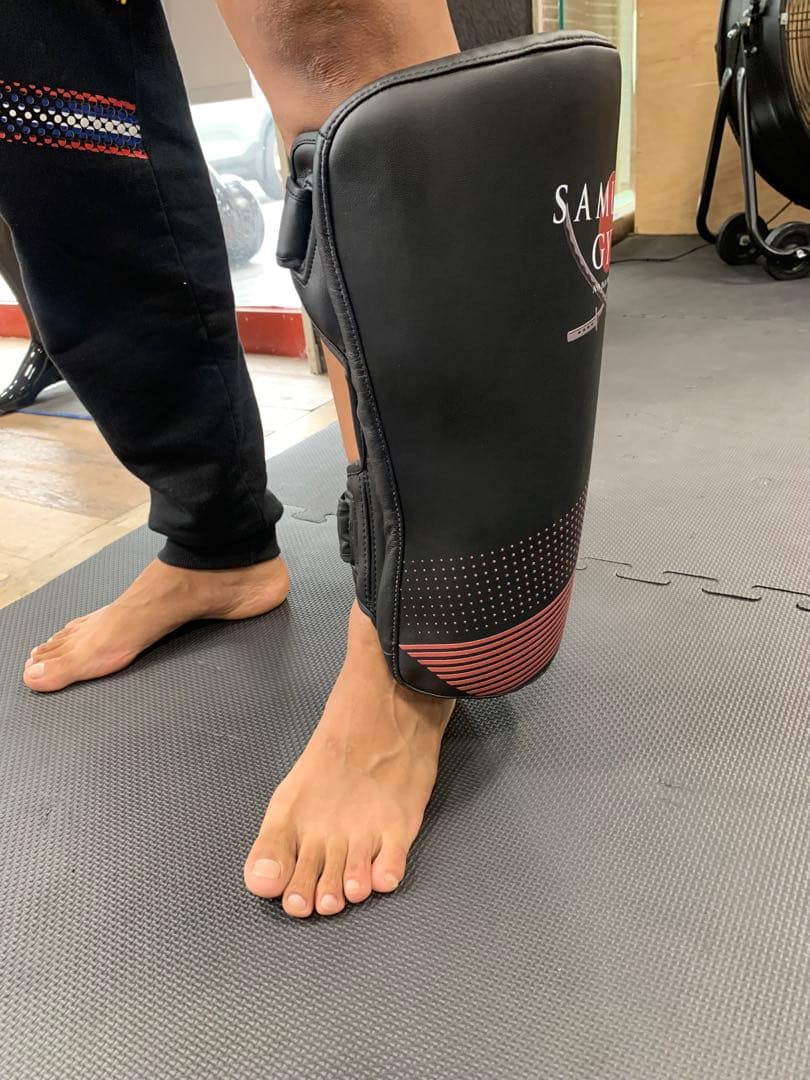 カーフキックミット 左右利用できます - メルカリ