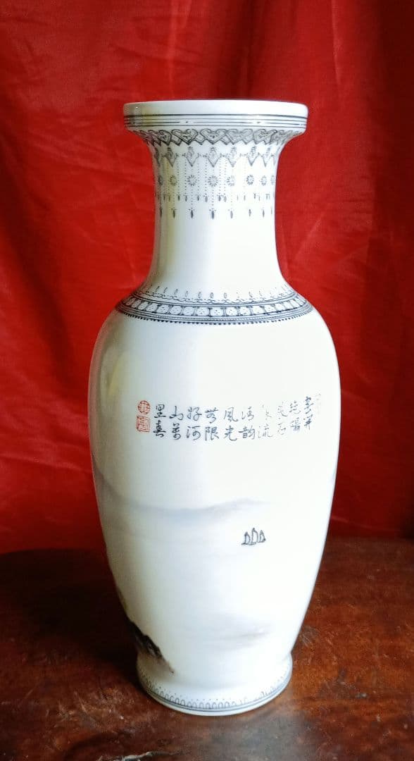 色絵　山水楼閣文　花瓶　景徳鎮