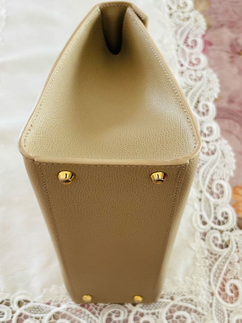 カルボッティ　エレナ　ELENA 2way レザー　ベージュ系　中古品　美品