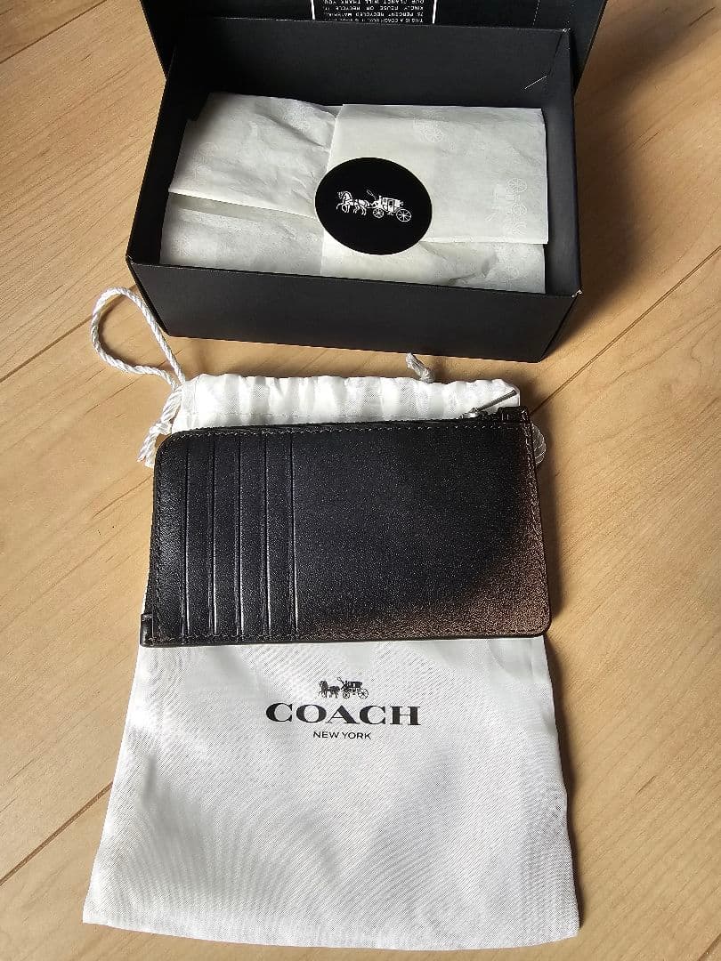 COACH ニューヨーク ジップ カード ケース・ラブド レザー