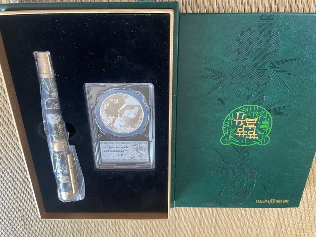 2023年 パンダ銀貨 10元 Ag999 30g - メルカリ