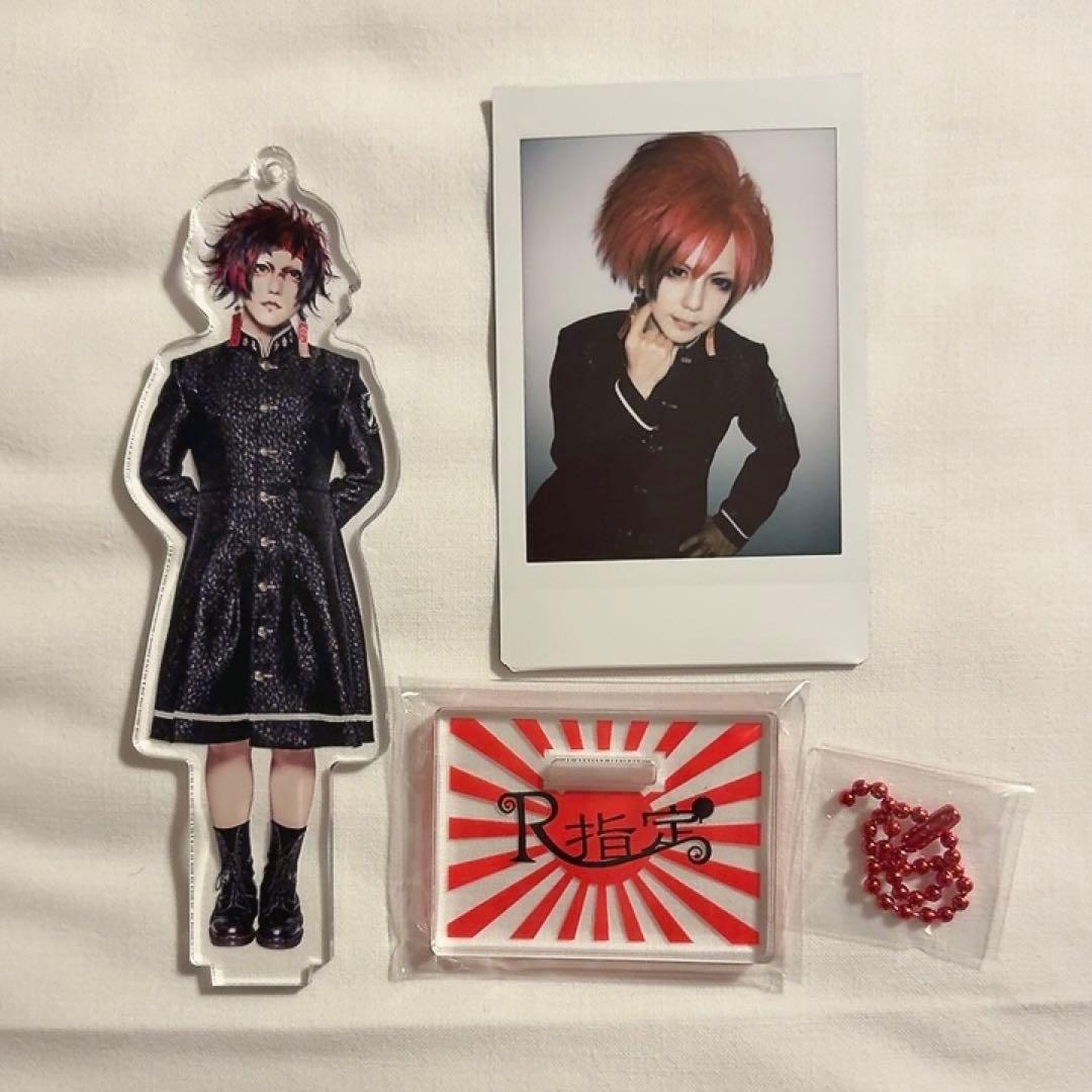 R指定 マモ アクスタ チェキ