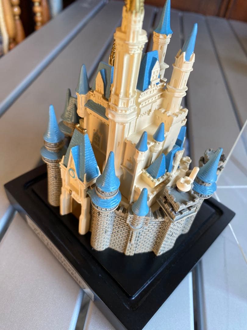 東京ディズニーリゾート　25周年記念　シンデレラ城　フィギュア　ディズニー　レア