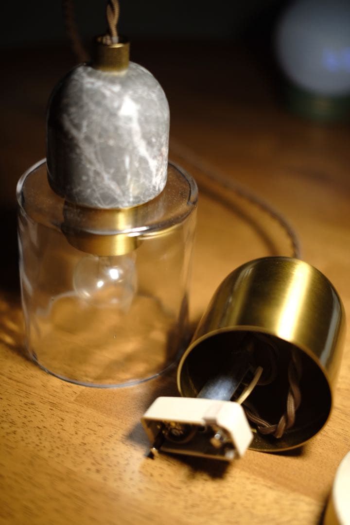 Glass × 大理石 香水瓶のような ガラス ペンダントライト