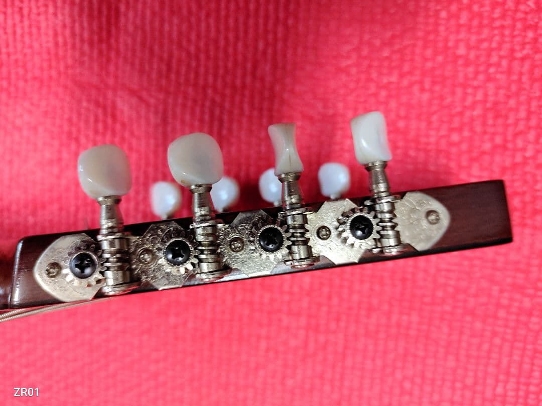 SUZUKIマンドリン　MDー4マンドラ 本体 8弦 ケース付き