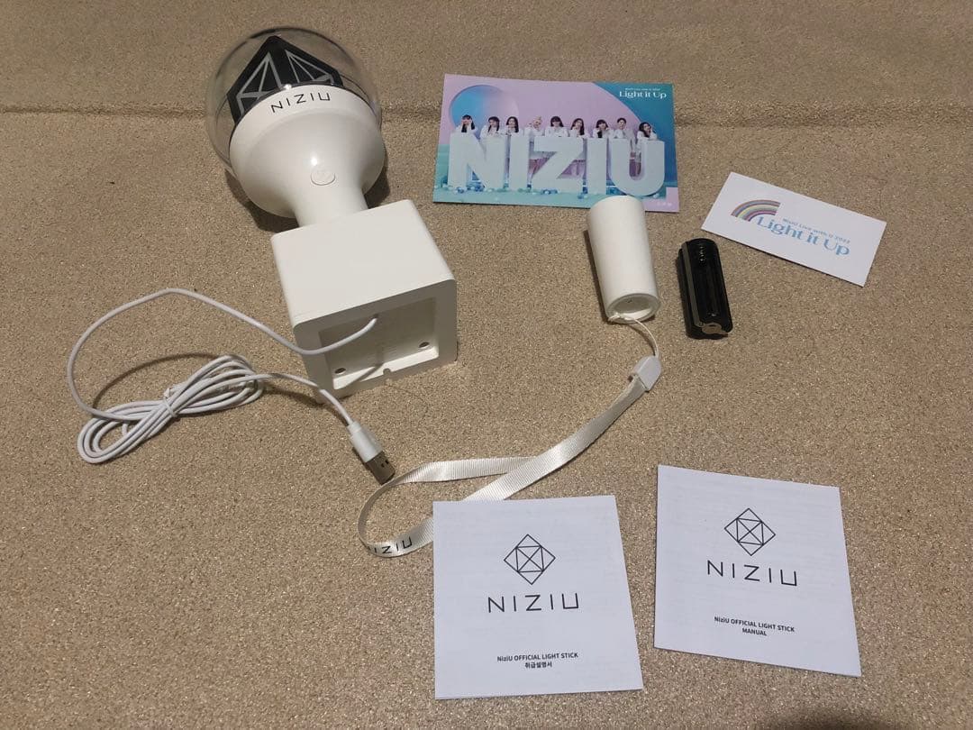 NIZIU ペンライト USBケーブル付き