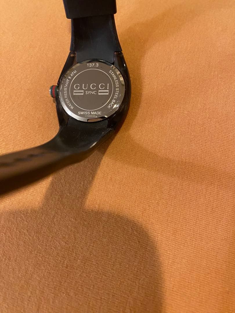 GUCCI Sync ブラックラバーベルト時計　本体のみ　cｈi ko