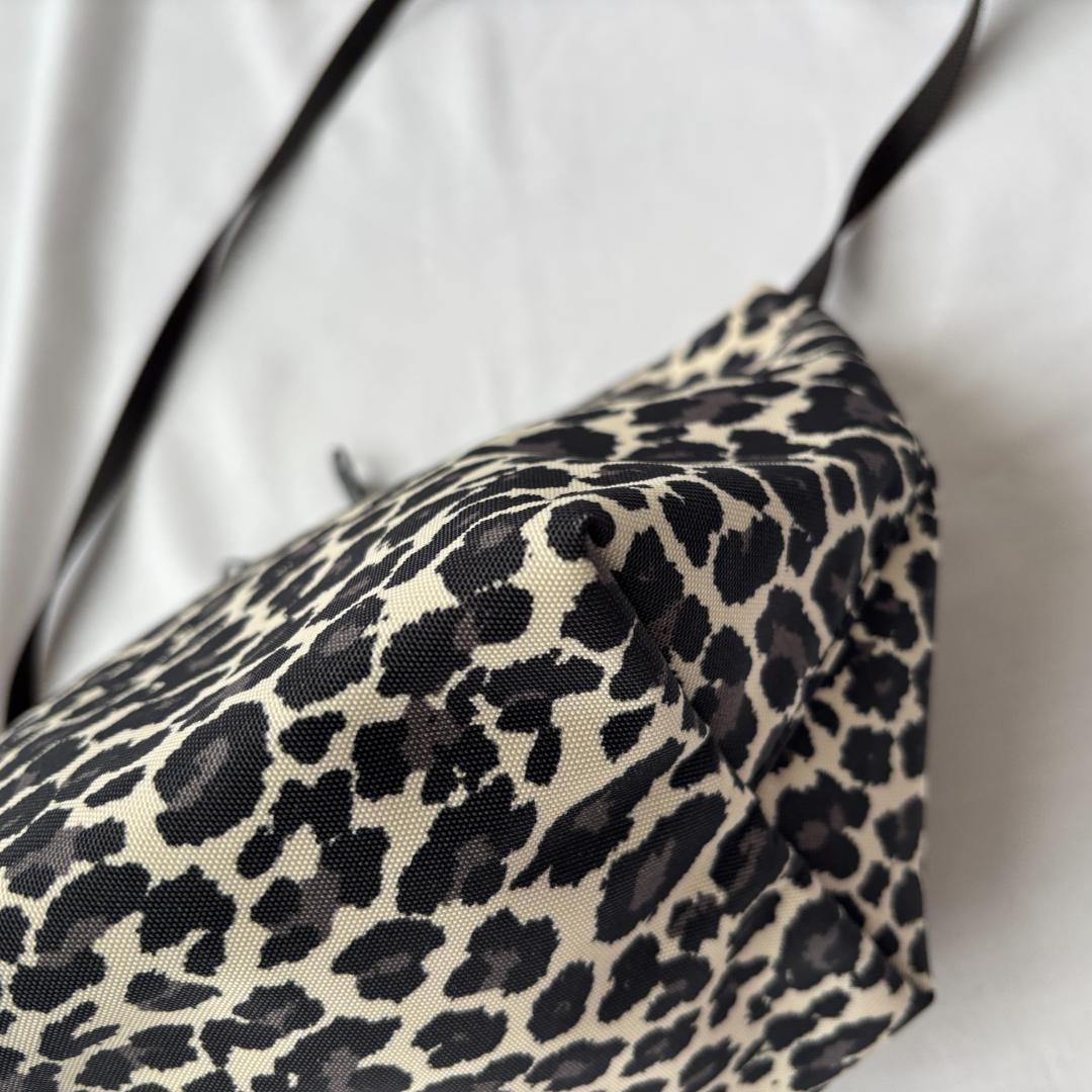 極美品 エルベシャプリエ ナイロン舟型 ショルダーバッグ パンサーブラン