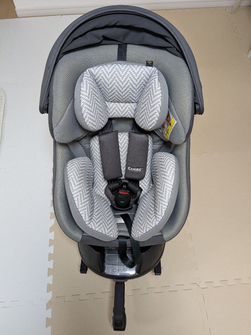 Combi 回転式チャイルドシート グレー