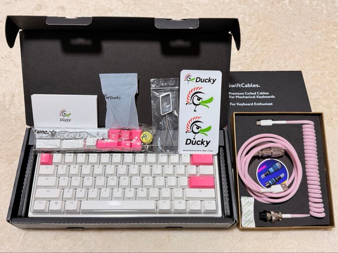 専用Ducky One 3 Mini 60% keyboard 銀軸 DUCKY CHANNEL Ducky One 3 Mini 60% keyboard Cosmic - Cherry RGB