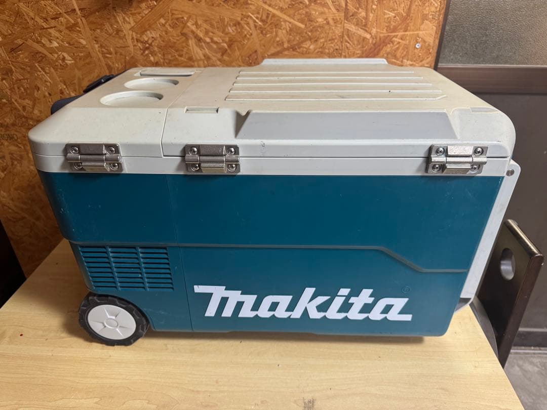 マキタ冷温庫　CW180D ジャンク品