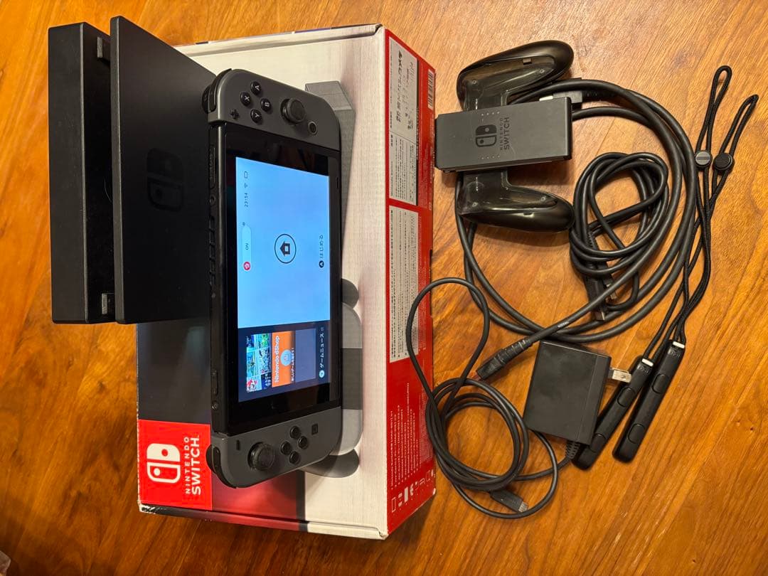 Nintendo Switch 本体 ドック&Joy-Con充電グリップ付き