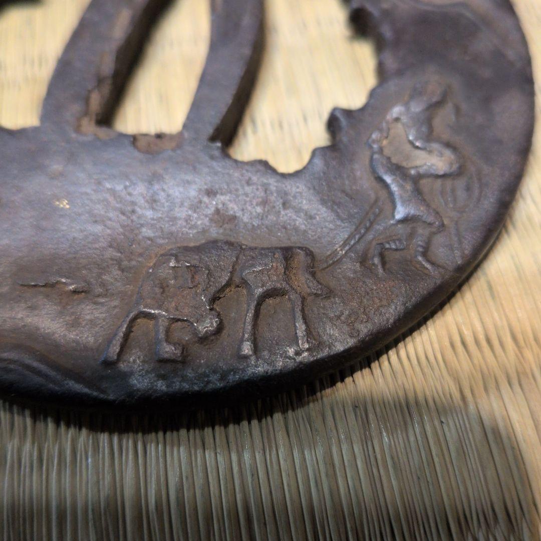 鍔　馬に人物　大刀用