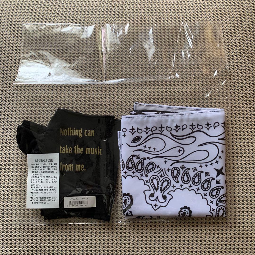 新品・未開封UVERworld【初代ゴールドグローブ＆バンダナホワイト】セット 新品・未開封UVERworld【初代ゴールドグローブ＆バンダナホワイト