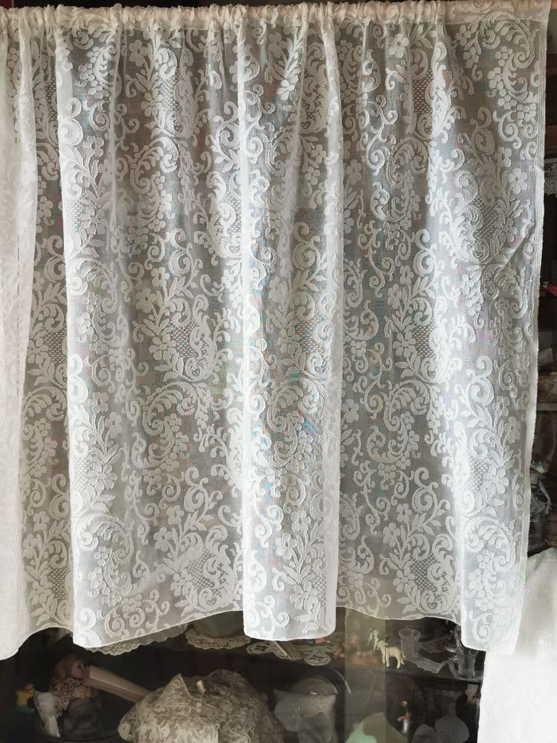 アンティーク マドラスレース 草花紋様カーテンパネル 菫/勿忘草