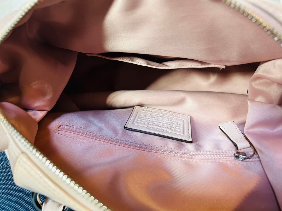Coach 薄いピンクハンドバッグ