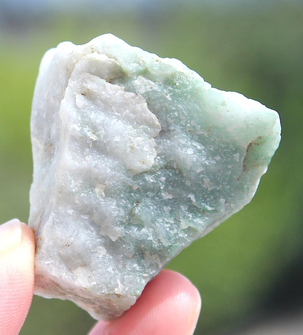 ［透過スカスカのガラス質］糸魚川翡翠 原石 43.5g