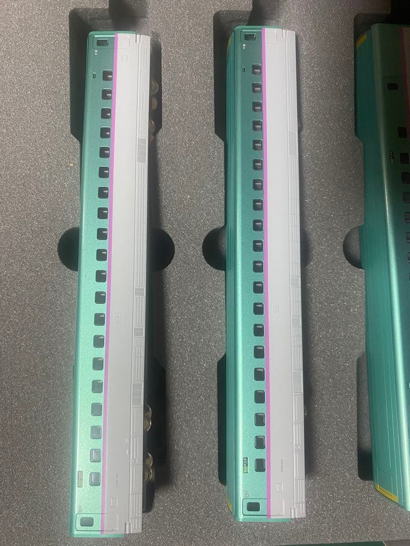 全車純正室内灯付き！　KATO E5系新幹線 はやぶさ 10両セット