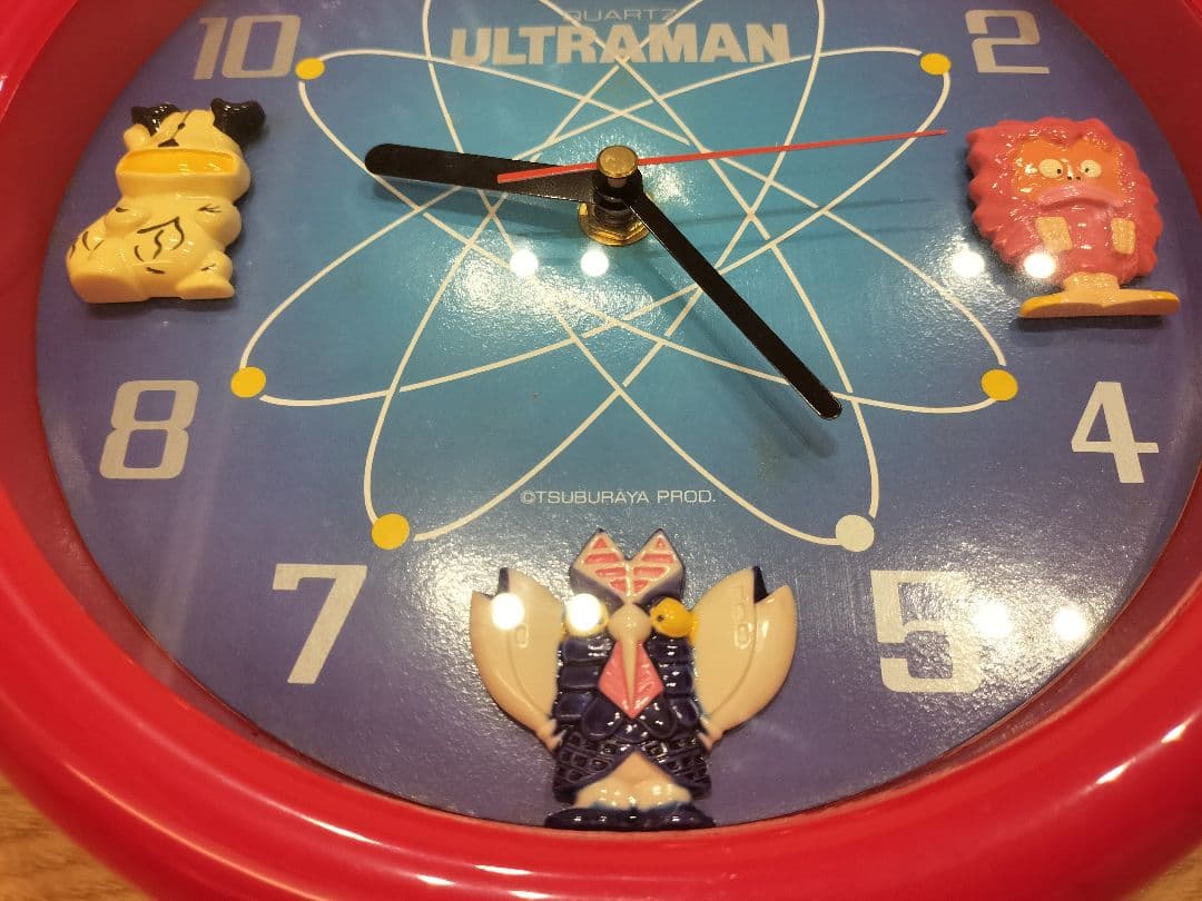 円谷プロ ウルトラマン レリーフタイプ 壁掛時計 ウルトラマン 腕時計