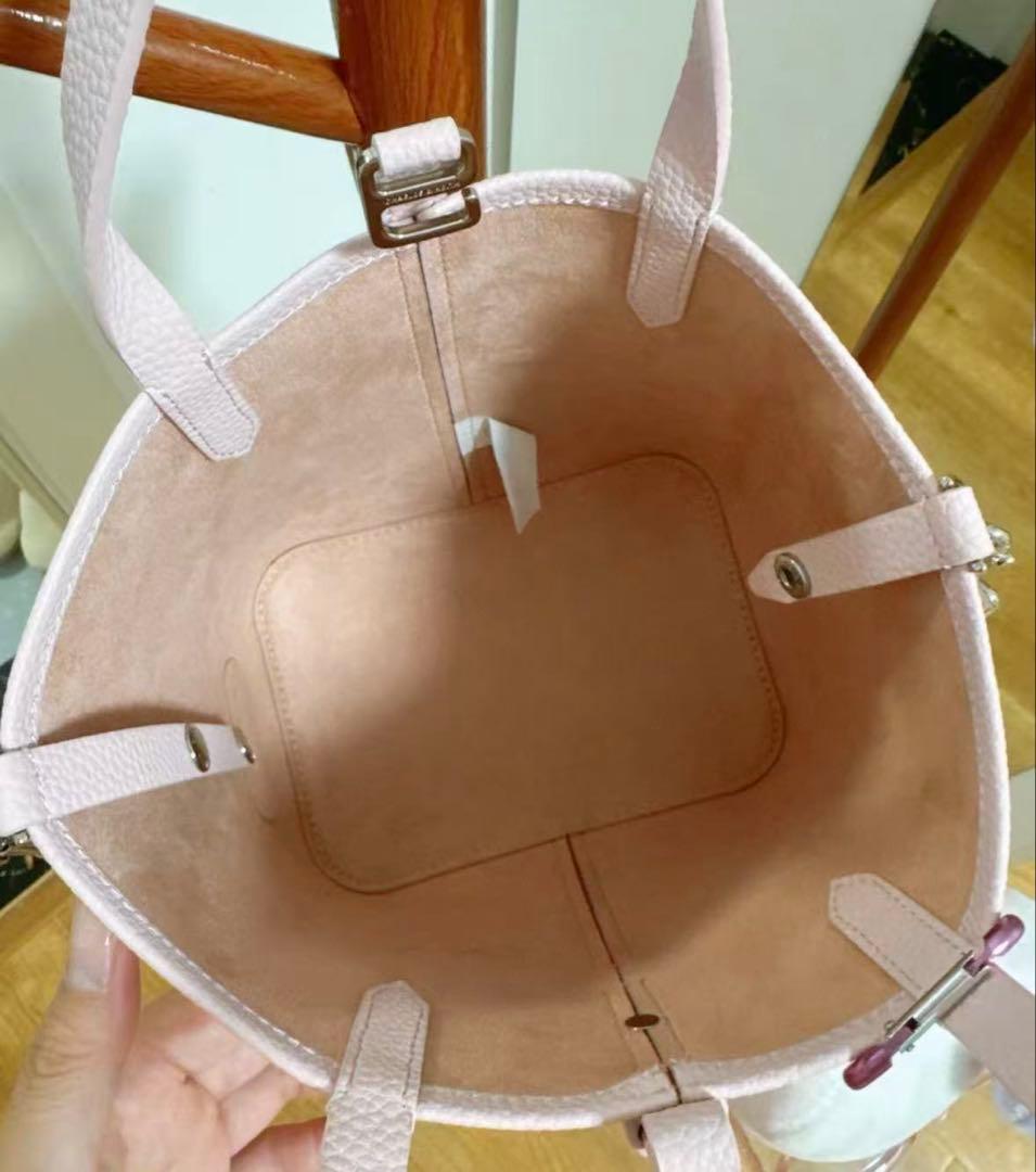 美品 CHARLES & KEITH ピンク バケットバッグ