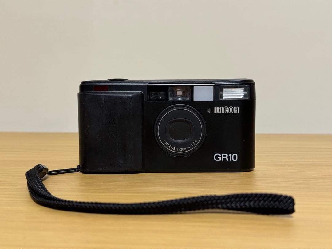 RICOH GR10 コンパクトフィルムカメラ