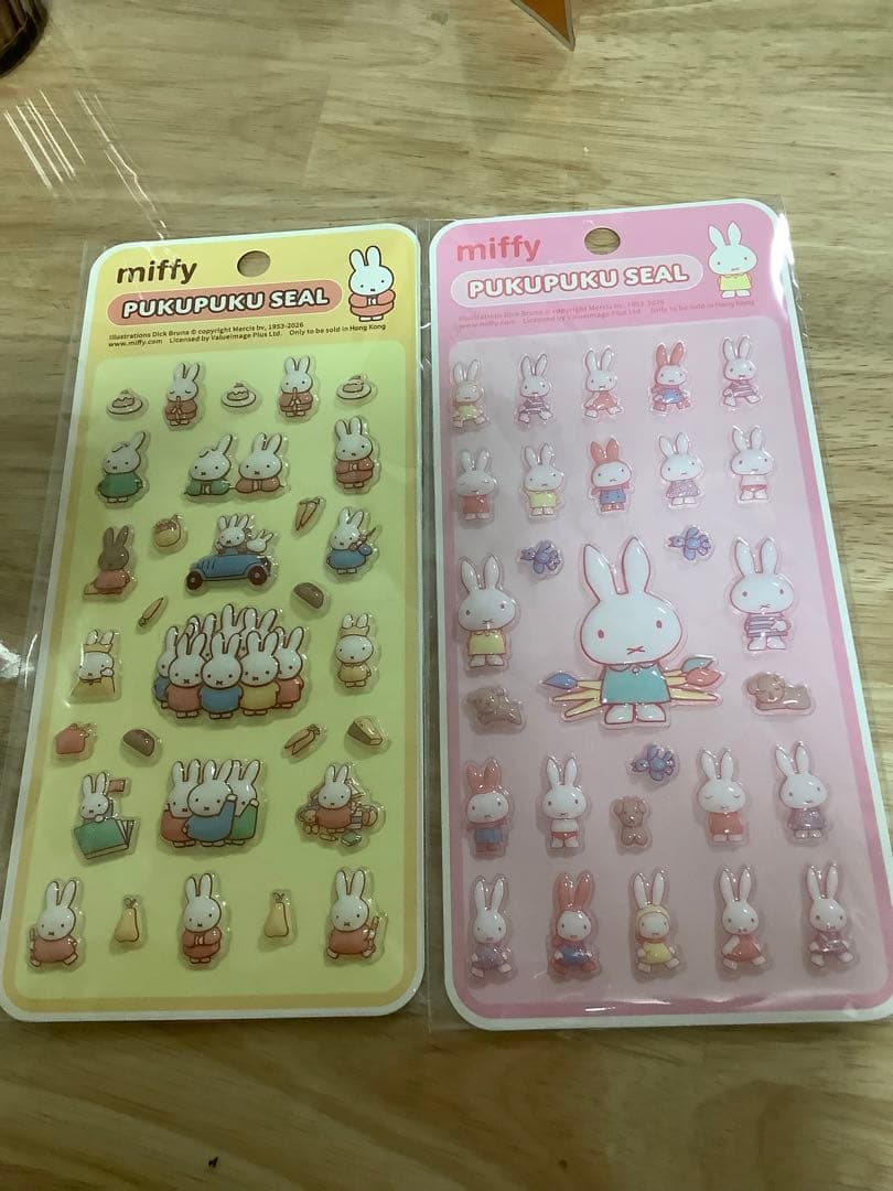 日本製】ミッフィー・未使用プクプクシール2枚 - メルカリ
