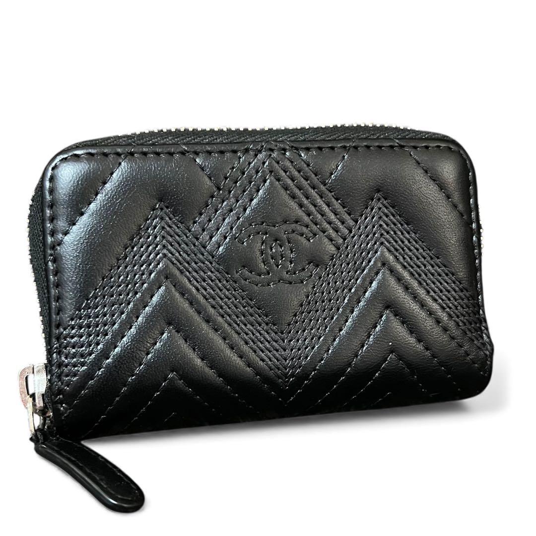 CHANEL シャネル ラムスキン Vステッチ刺繍 ラウンドジップ ケース