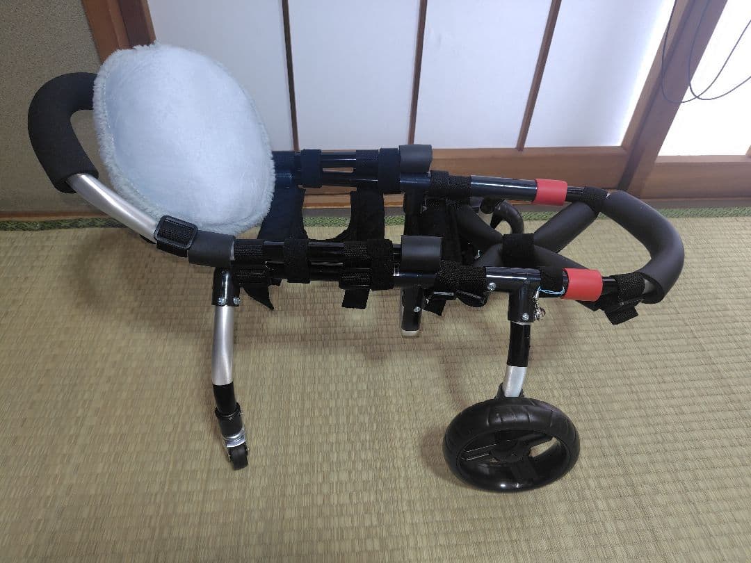 犬用アルミニウム車いす 調整可能 犬用車椅子 調整可能 車いす ペット用後ろ足 犬車椅子 歩行器 障害者