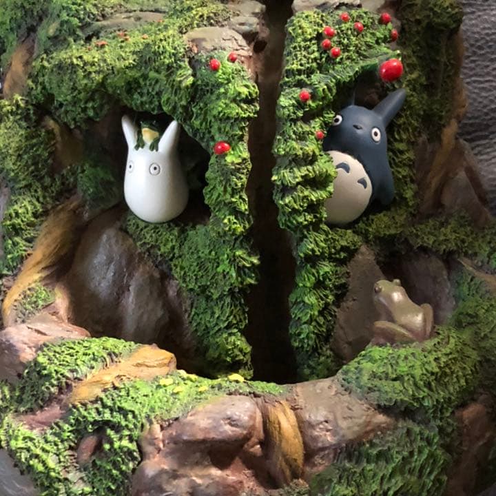 となりのトトロ ウォーターガーデン メイとトトロの川遊び