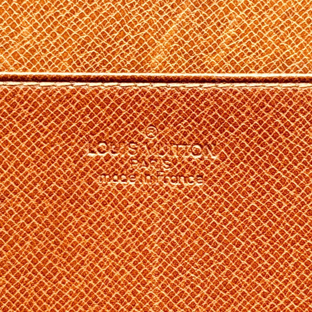 ルイヴィトン モノグラム パスポートケース ラウンドジップ