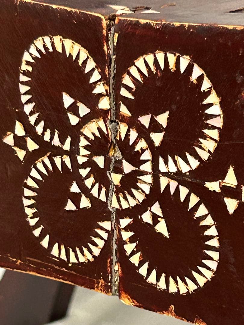 カルティニベンチ　クラブチェア　螺鈿　ロビーチェア　木製椅子