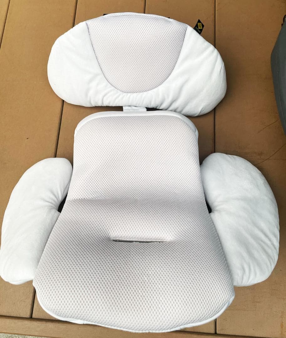 Combi チャイルドシート　THE S シリーズ