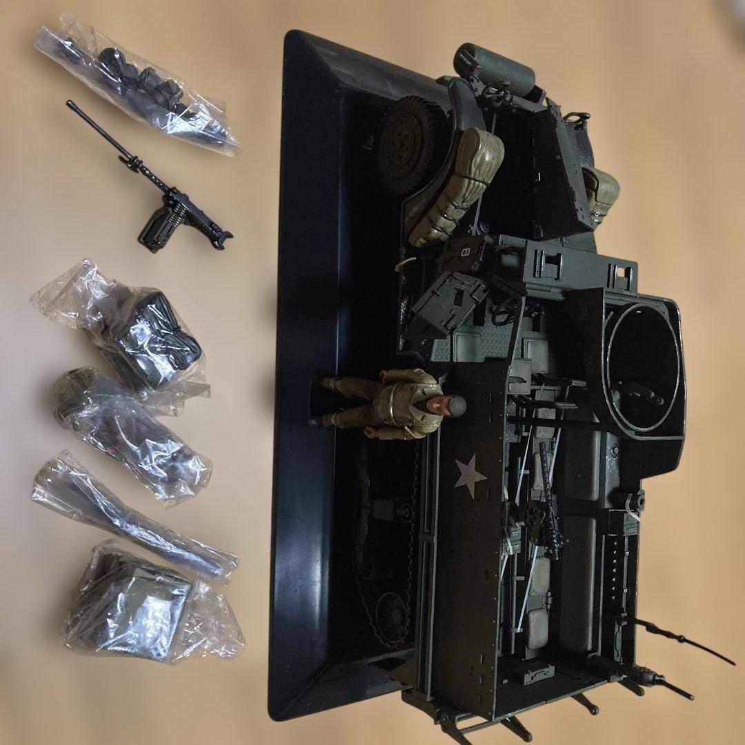 21st CENTURY TOYS M3A3 HALFTRACK 1:18