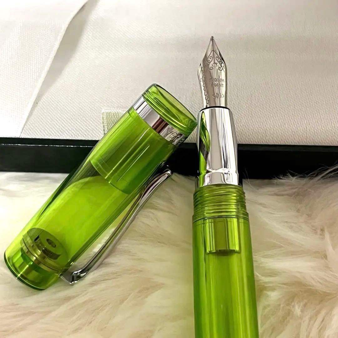 ホワイト長方形消しゴム（金トレジャー）