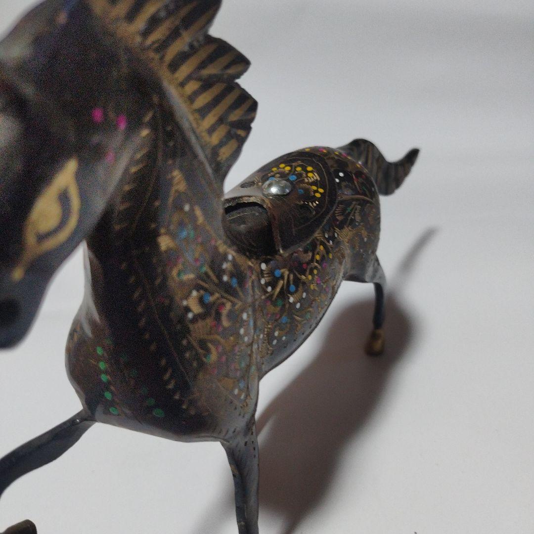 アンテーク　装飾的な金属製馬の彫刻