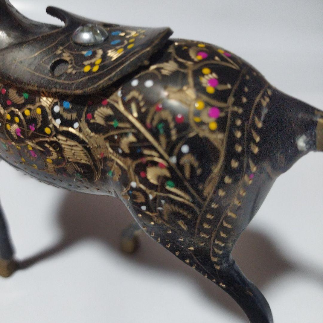 アンテーク 装飾的な金属製馬の彫刻