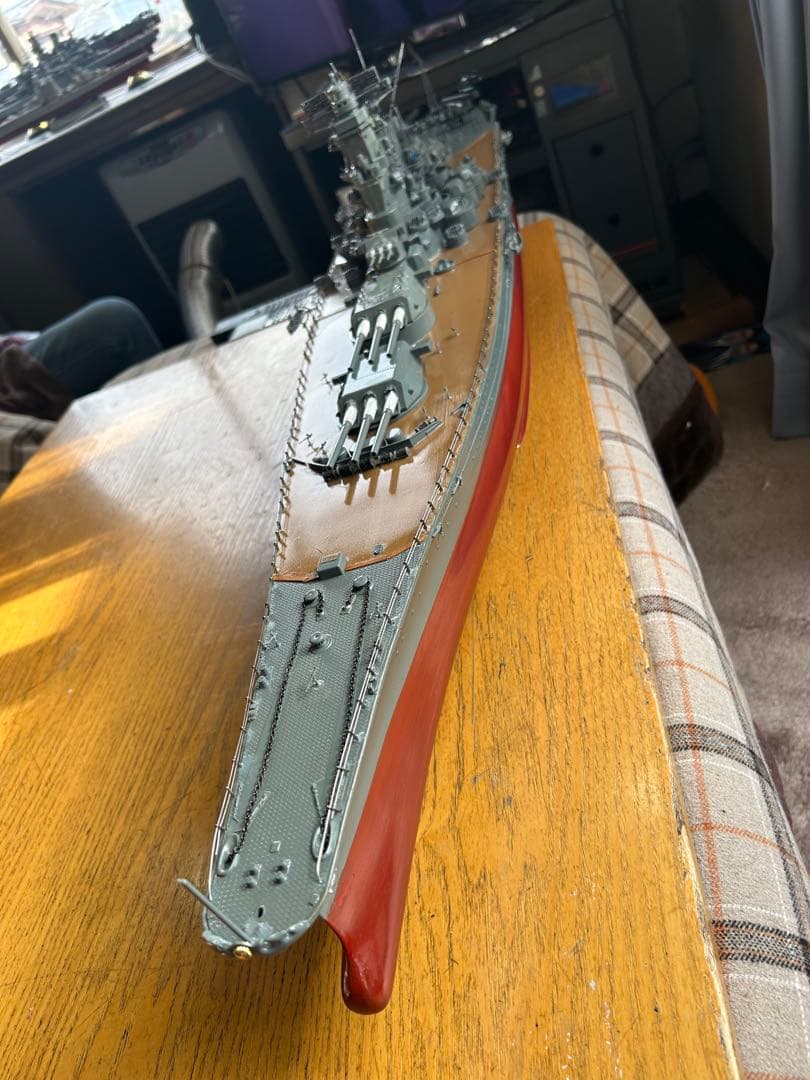 超大型戦艦大和1350mmテーブルからはみ出ます。精密製作完成品、送料込み販売