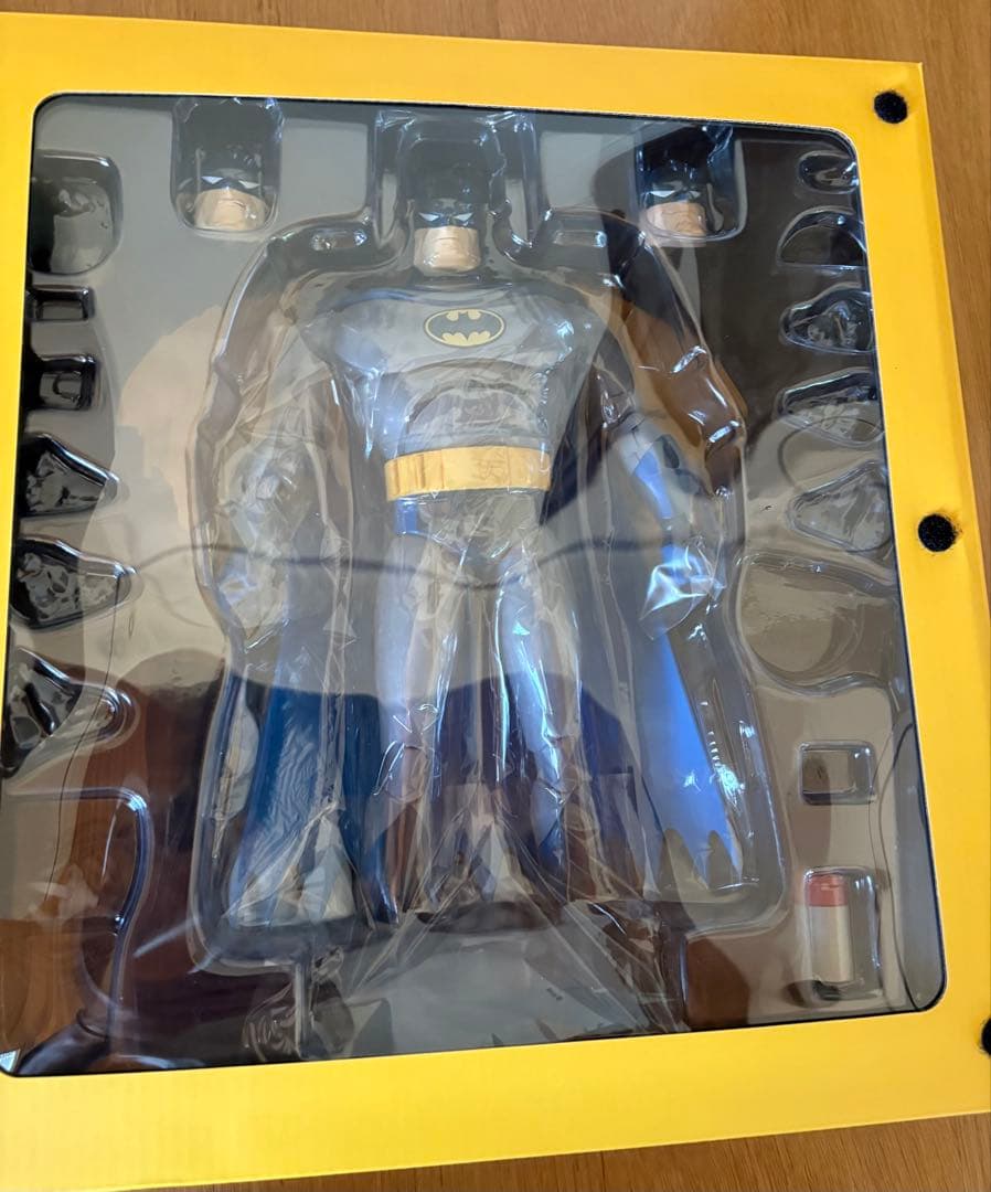 バットマン・アドベンチャー ハイエンド1/6スケール可動式フィギュア