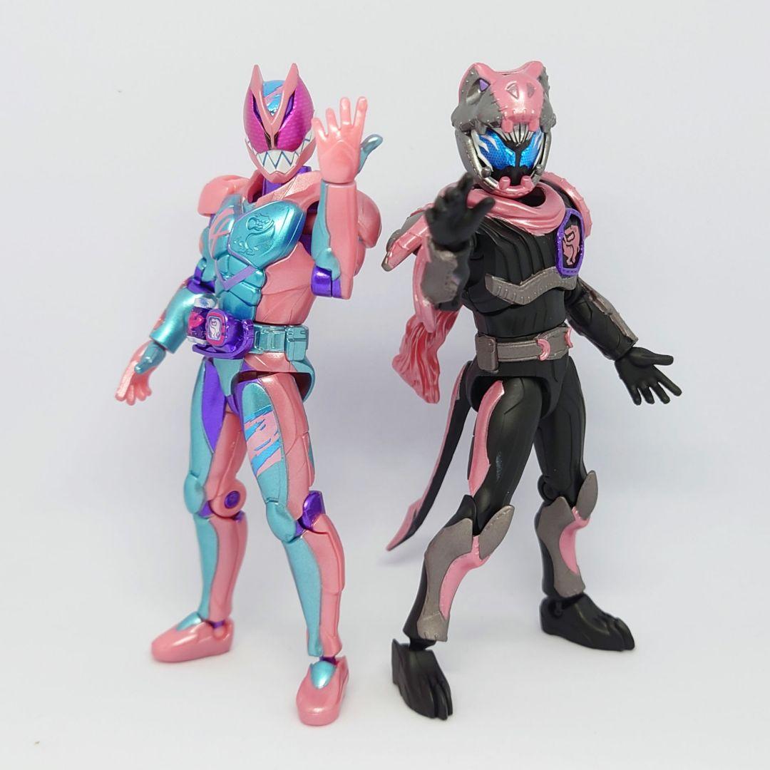 装動　仮面ライダーリバイス　塗装品